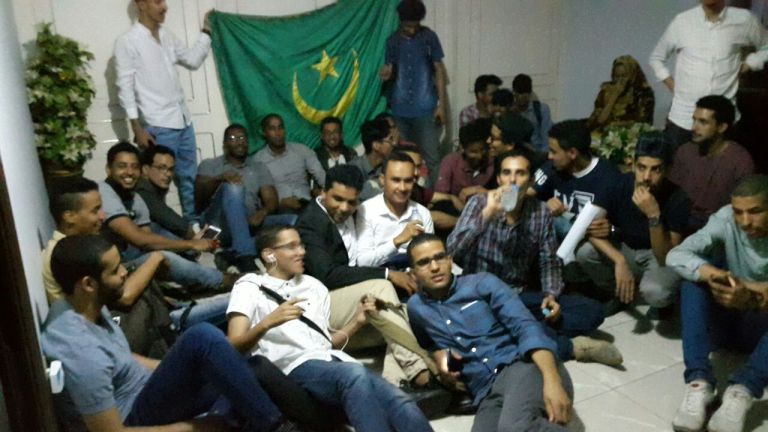 الطلاب داخل السفارة الموريتانية في مصر